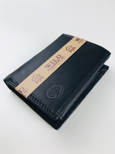 mały czarny skórzany portfel 