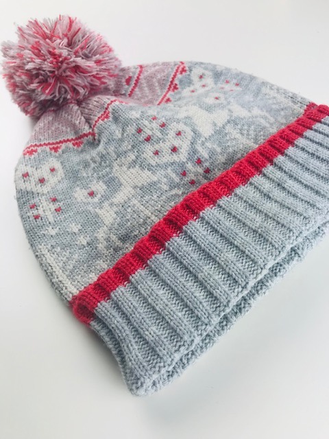 czapka z norweskim wzorem i pomponem 