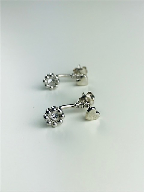 srebrne kolczyki kwiatki z serduszkami 