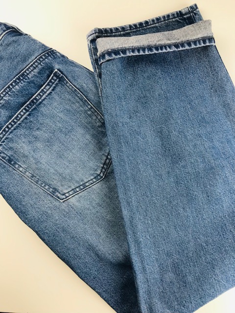  jeansy barrel UNIQLO